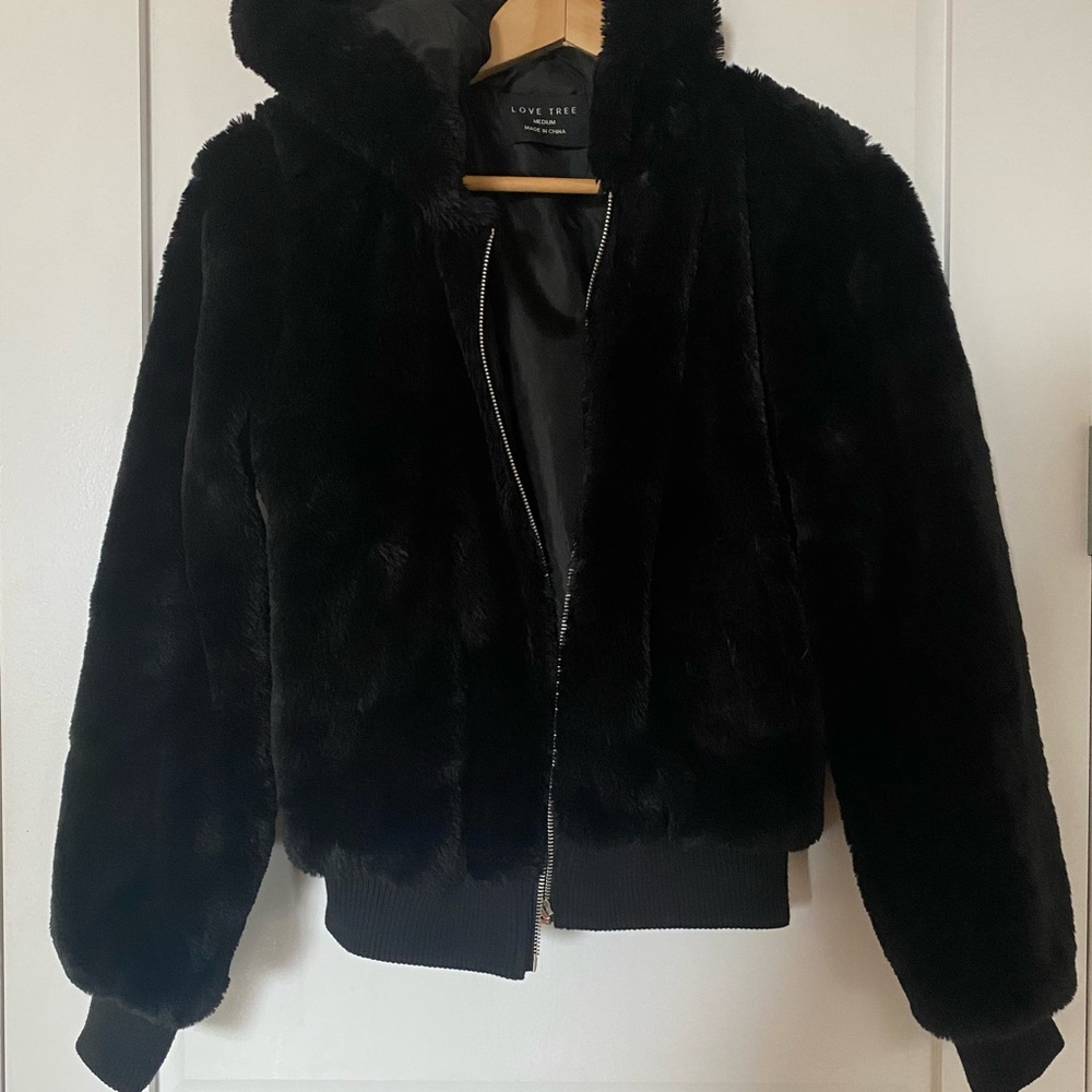 Love Tree Hooded Soft Faux Fur Bomber Jacket Sz: M